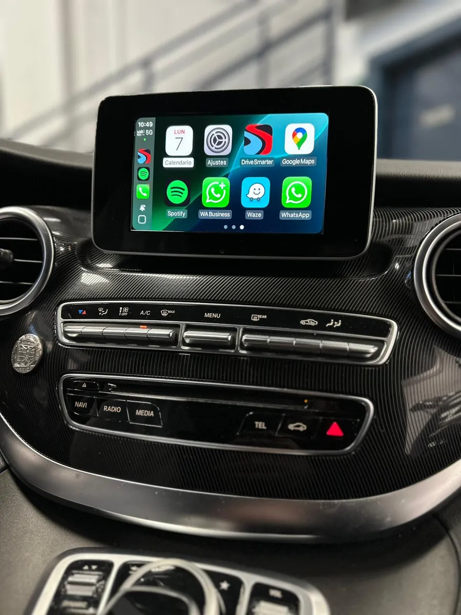 CarPlay manteniendo la pantalla original de Mercedes-Benz